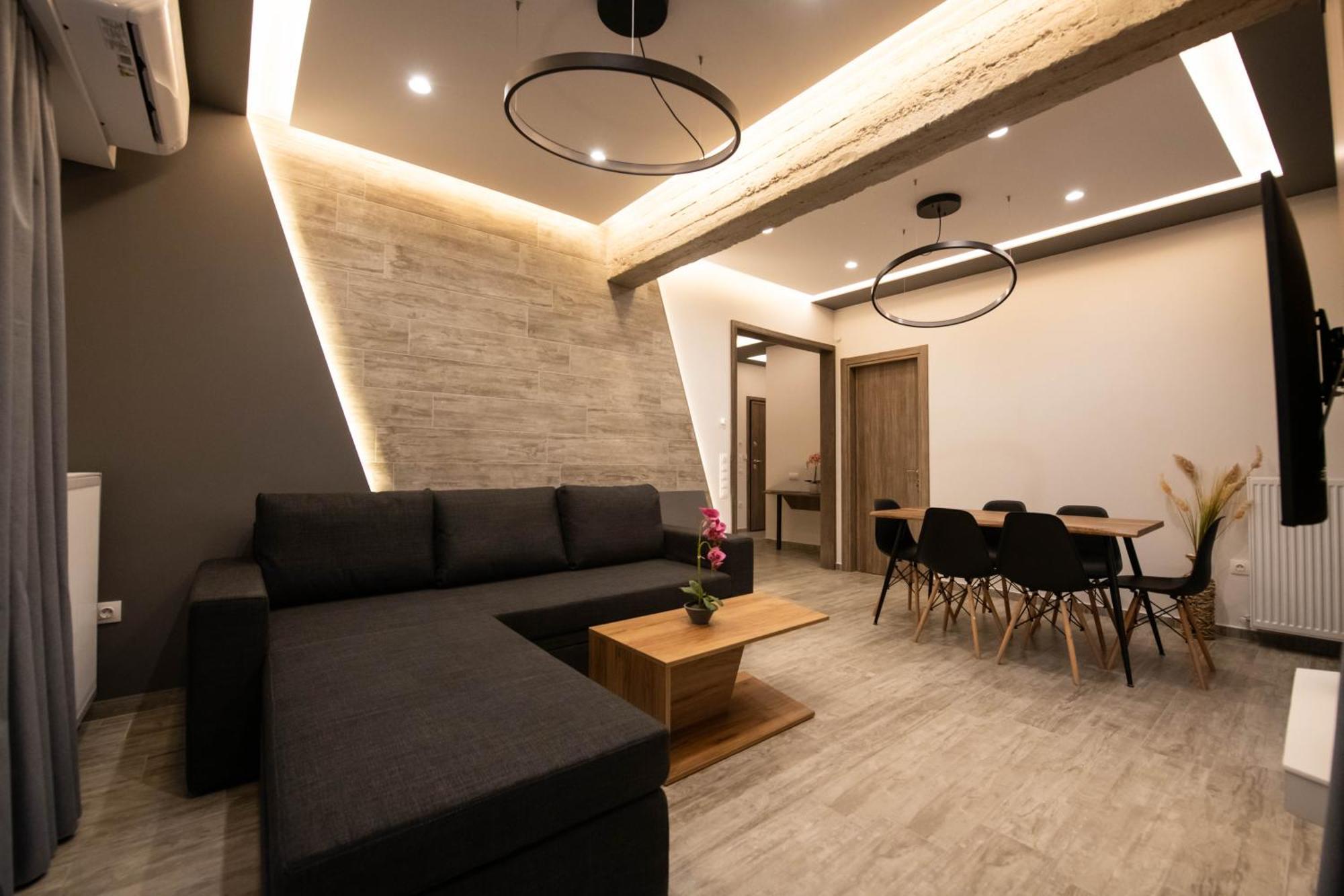 Skia Luxury Living Above The Walls Apartment *