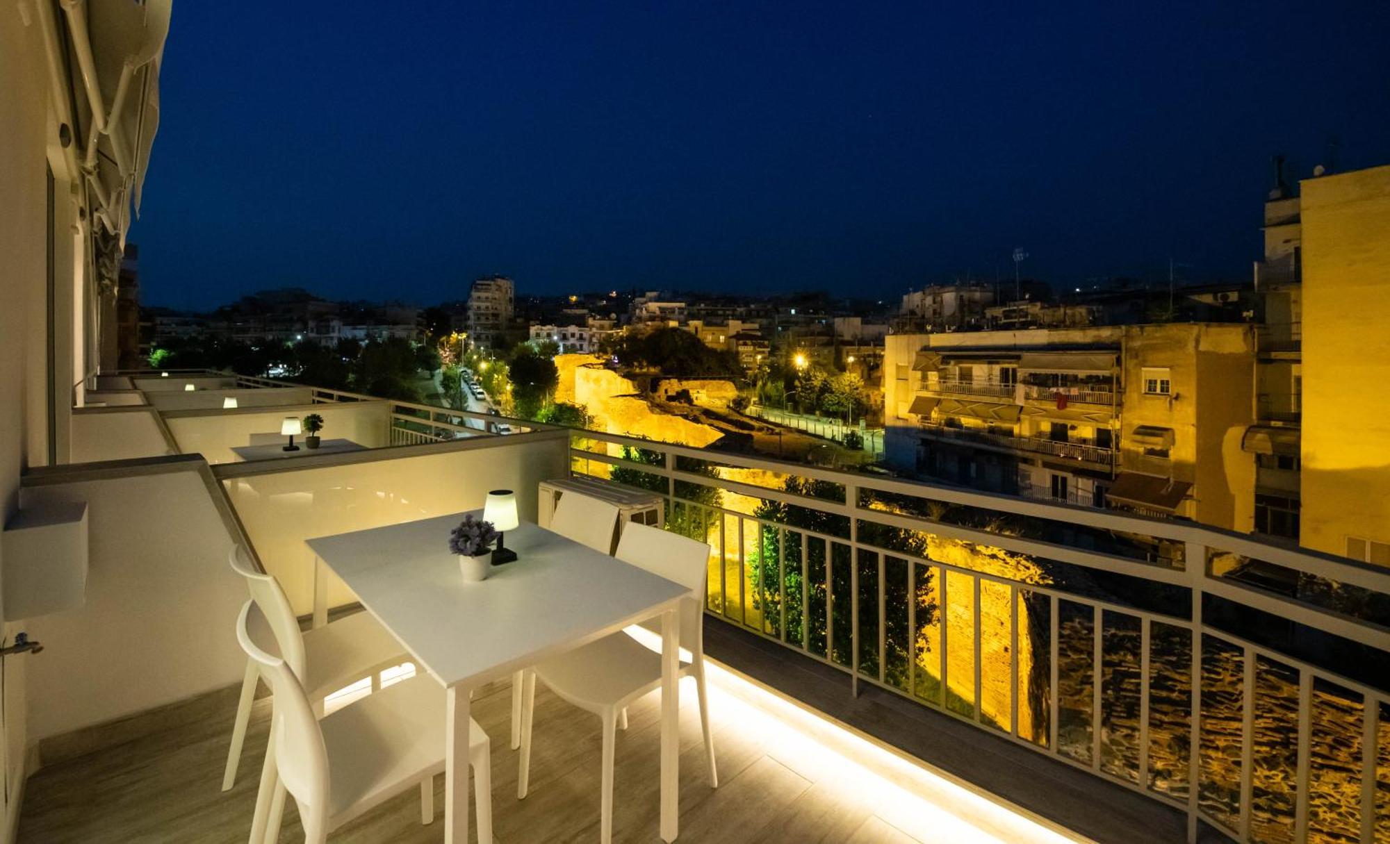 Skia Luxury Living Above The Walls Apartment *