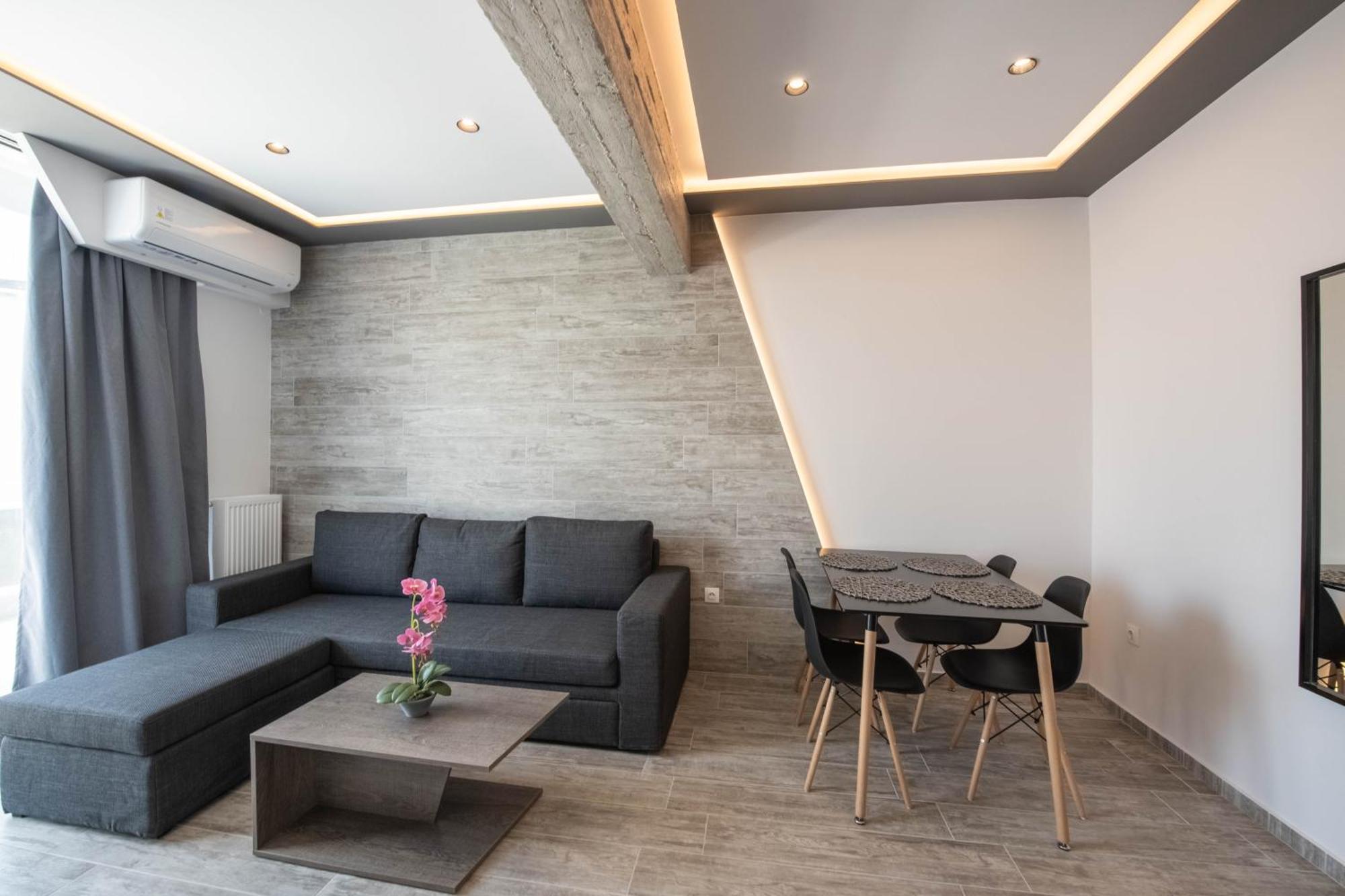 Skia Luxury Living Above The Walls Apartment