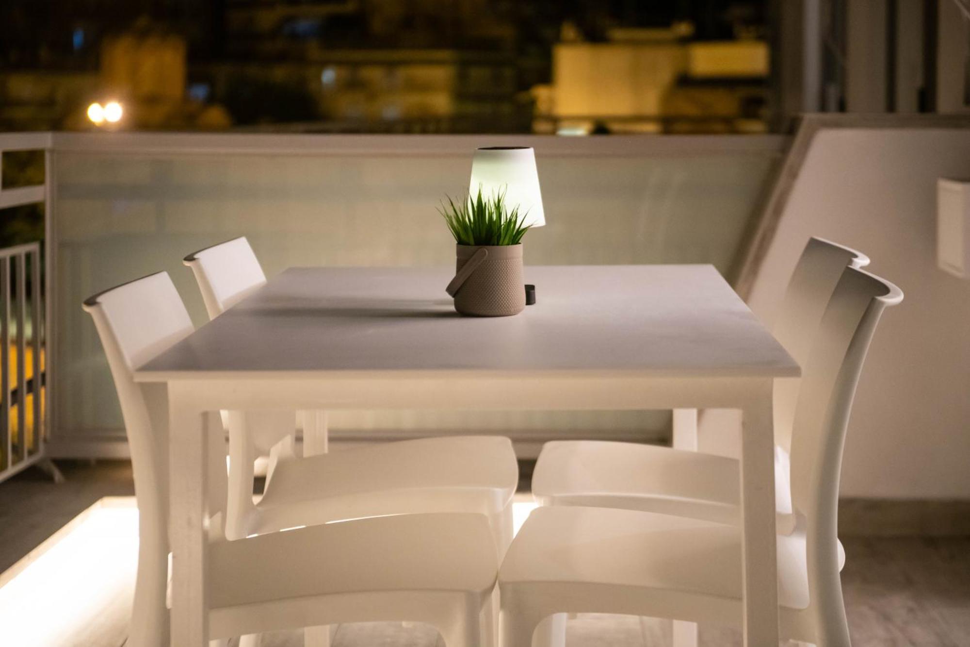 Skia Luxury Living Above The Walls Apartment *