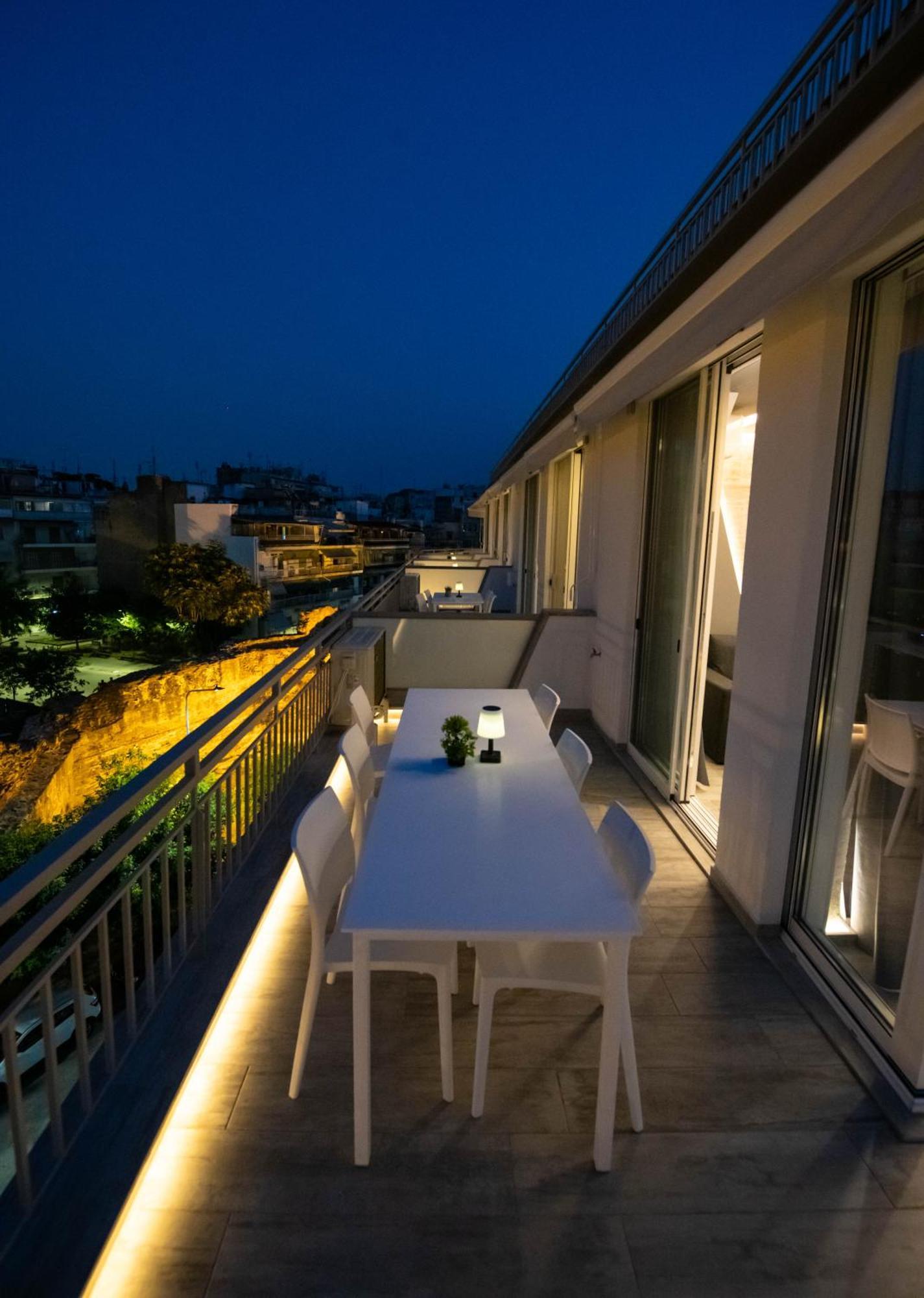 Skia Luxury Living Above The Walls * Soluň